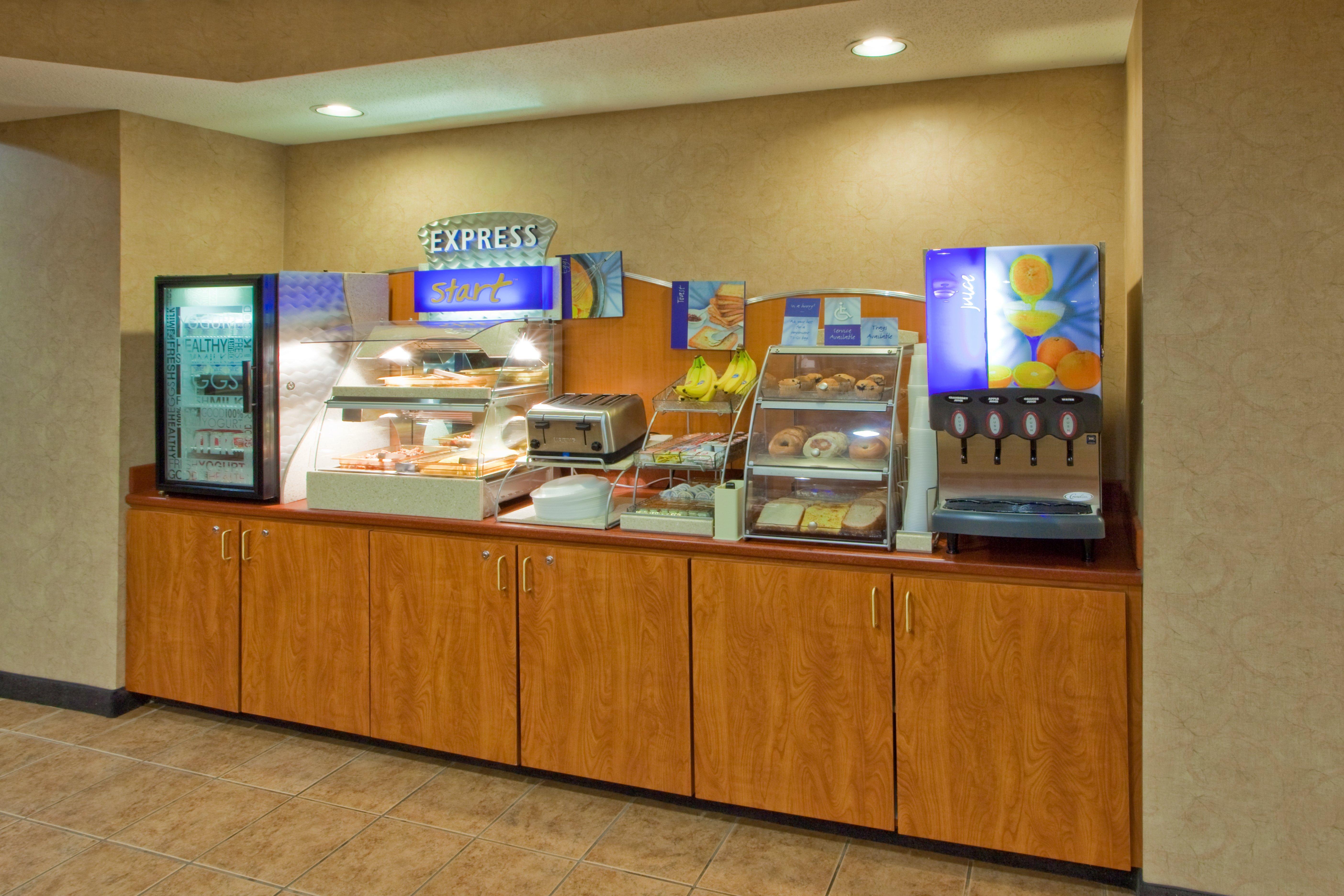 Holiday Inn Express Hanover By Ihg Exterior foto