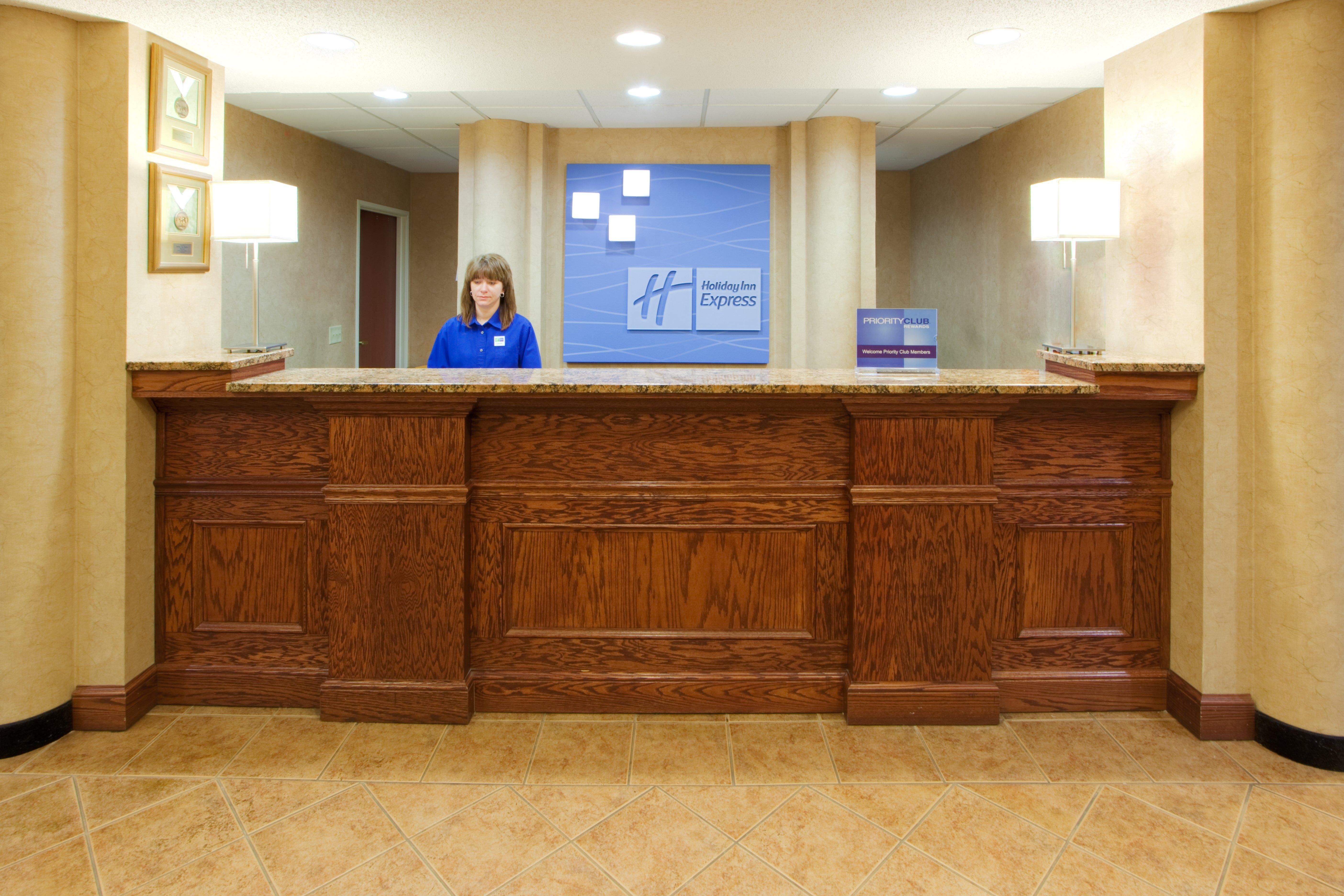 Holiday Inn Express Hanover By Ihg Exterior foto